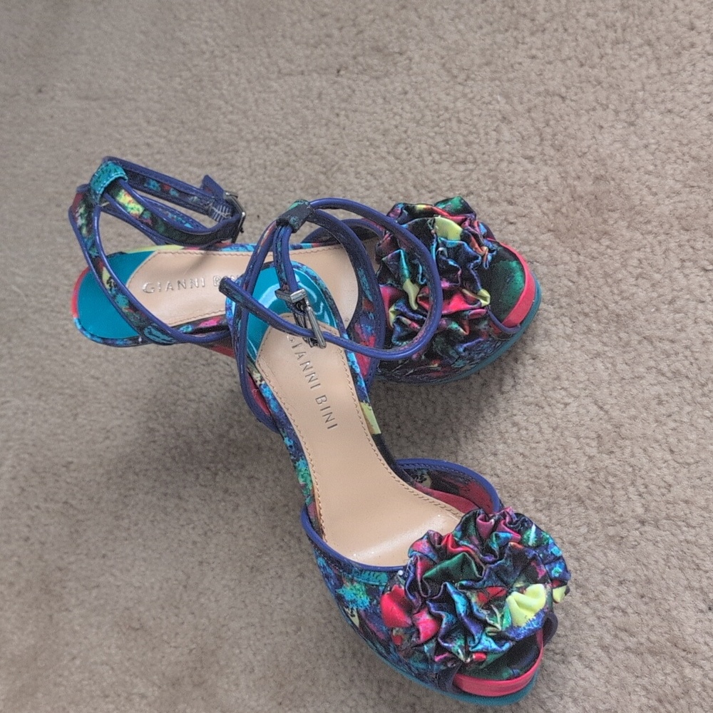 Gianni Bini Ruffle Watercolor Platform Sandals